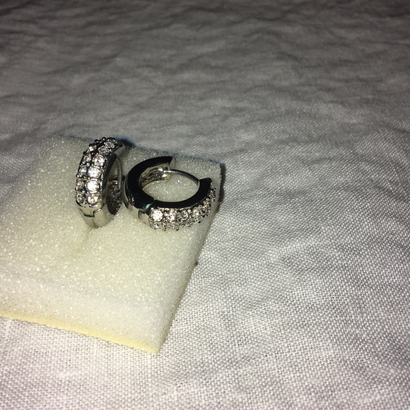 Lia Sophia cut crystal small hoop earrings - Picture 4 of 4